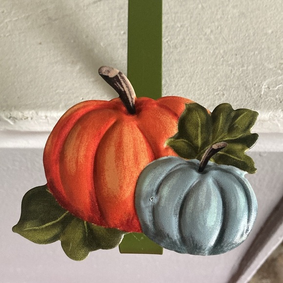 NWT- Fall Farmhouse- Green Metal w/ Orange & Blue Pumpkins Wreath Hanger - Picture 10 of 15